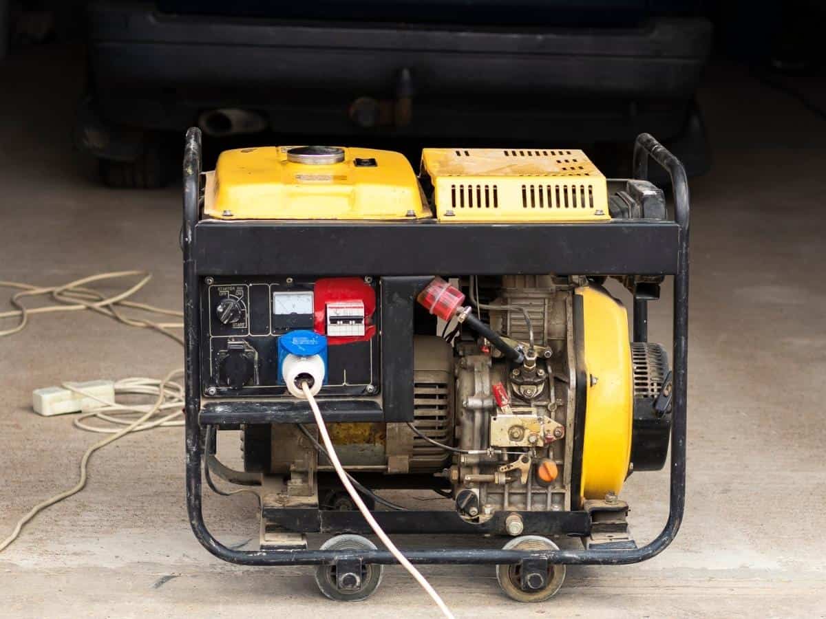 Generator plugged in to a battery