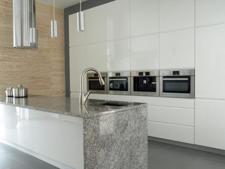 Can You Use a Microwave With a Generator?